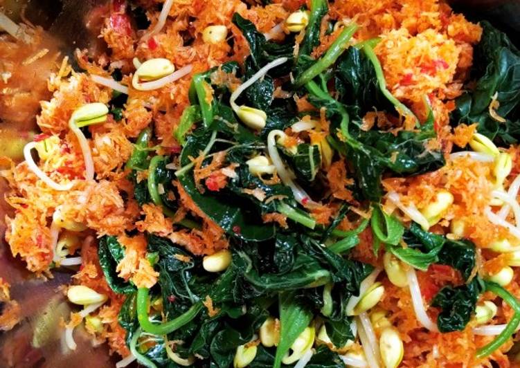 Bagaimana Membuat Urap Kecambah Kedelai Bayam yang Enak