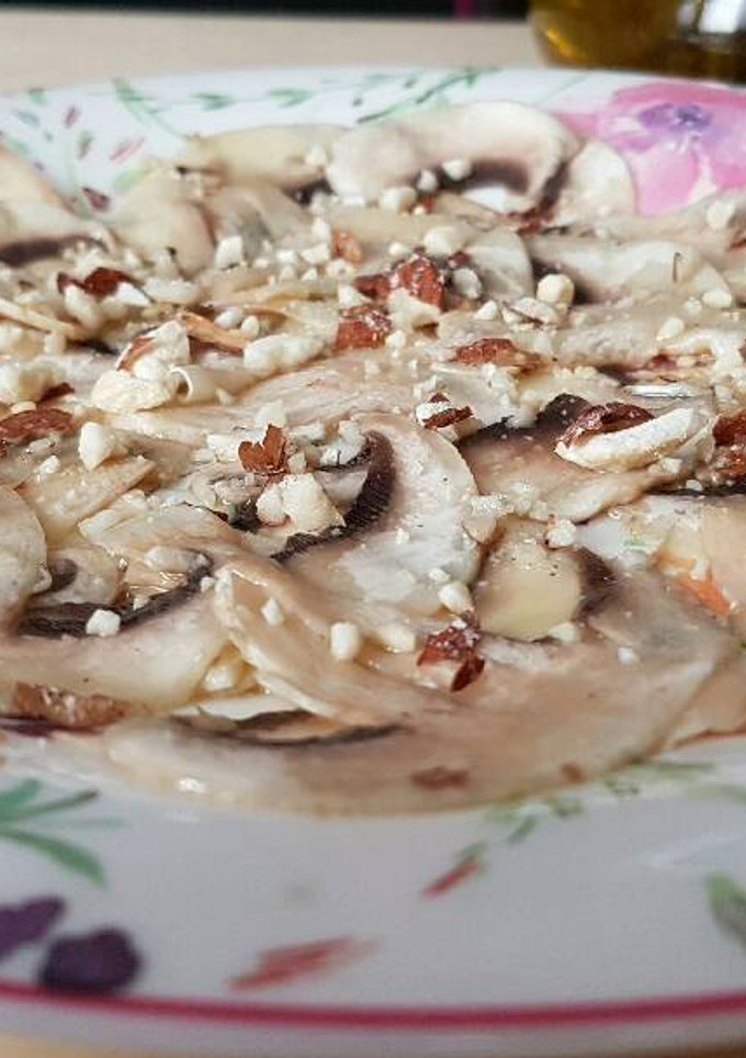 Una foto de Carpaccio de champiñones vegano