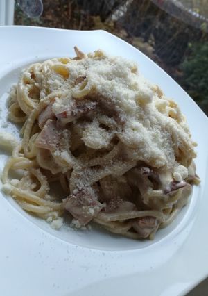 O poză a rețetei Carbonara cu smântână și ou.