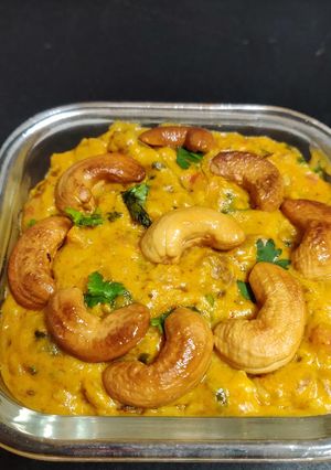 A picture of Kaju masala.
