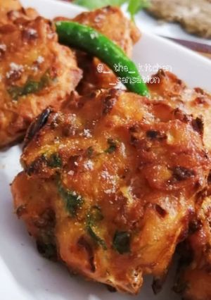 A picture of Cabbage pakoda.
