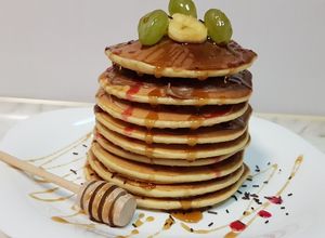 O poză a rețetei Clătite americane cu banane.