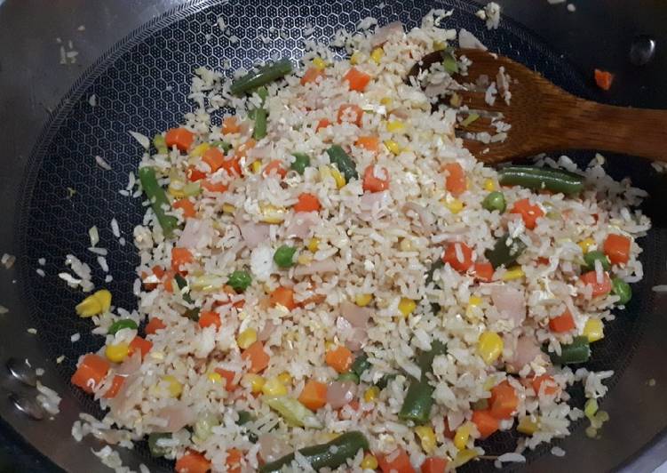 Bagaimana mengolah Nasi goreng Oriental (simpel), Lezat Sekali