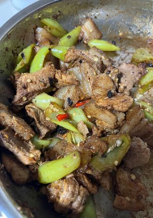 Hình của món Thịt ba chỉ xào ớt.