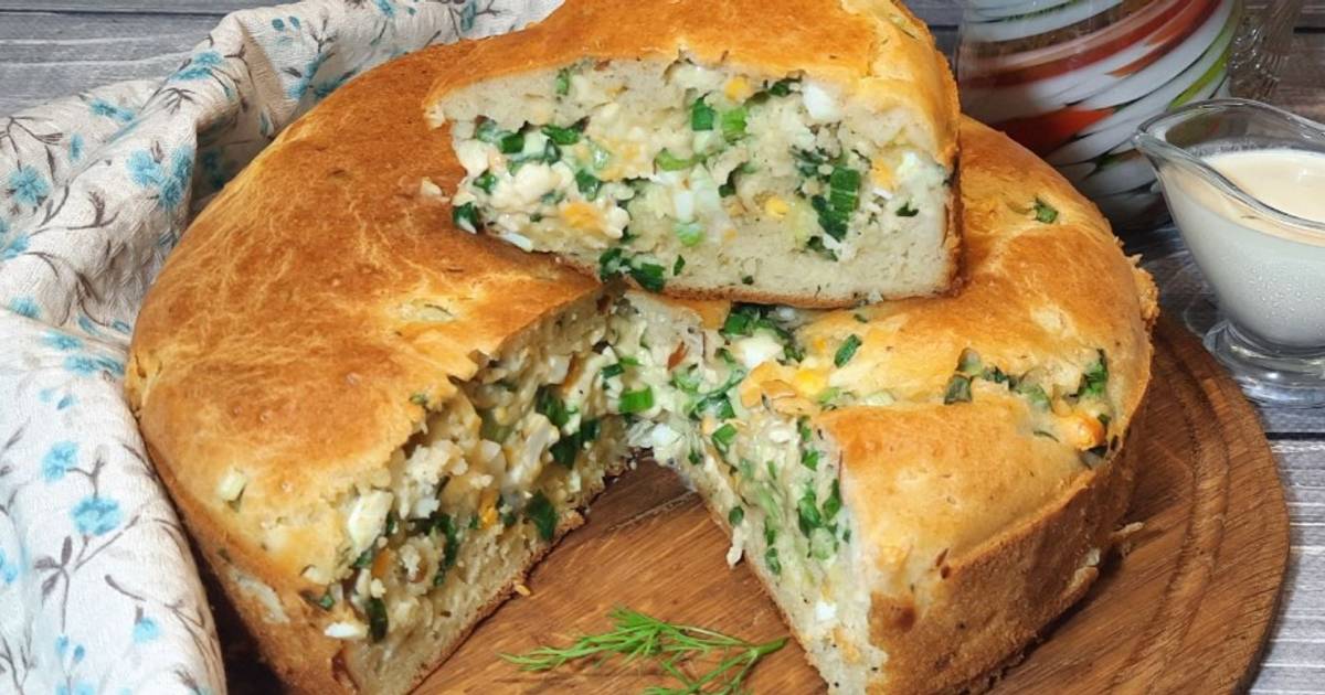 Пирог с сыром и зеленью и луком