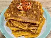 Une photo de blinis œuf