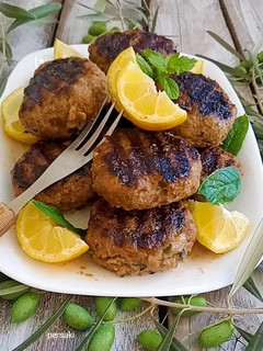 A picture of Beef Patties!!!.