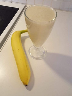 A picture of Banana & Date shake.