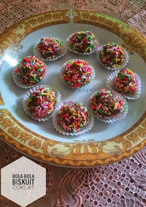Foto resep Bola-Bola Biskuit Coklat