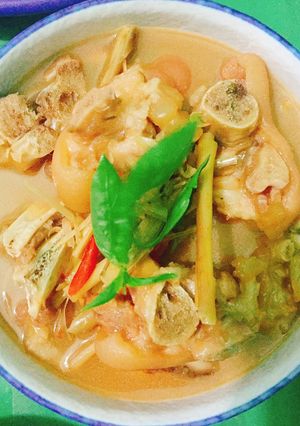 Hình của món Móng giò kho sả ớt.
