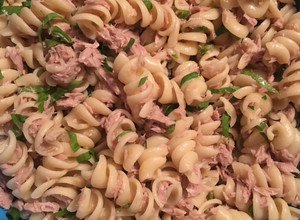 Una foto de Ensalada de Pasta y Atún