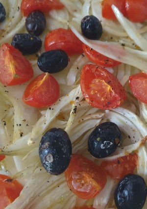 Foto di Finocchi veloci al forno con pomodorini e olive