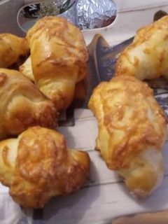 Sajtos croissant recept fotója