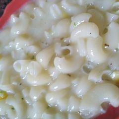 A picture of Cheesy macaroni.