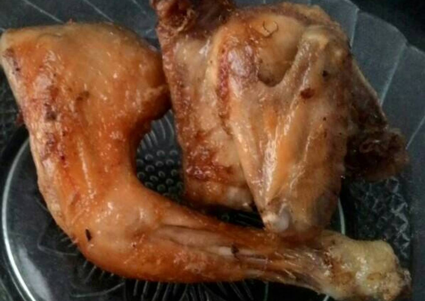 Ayam goreng dengan sayur asam