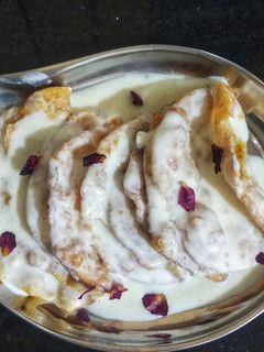 Milk poori பால் பூரி (Paal poori recipe in tamil) செய்முறை முக்கிய புகைப்படம்