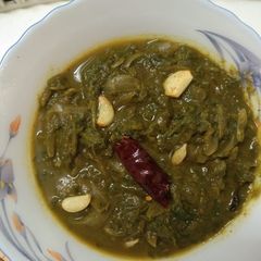 A picture of Lehsun  Palak  Ka  Saag  Curry.