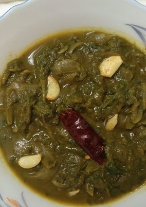 A picture of Lehsun  Palak  Ka  Saag  Curry.