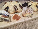 Rosca de reyes con cobertura de amaranto