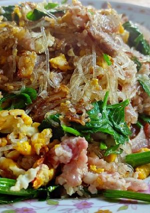 รูปของ ผัดแหนมหมูไข่วุ้นเส้น