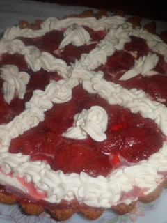 Una foto de Tarta con frutillas en álmibar