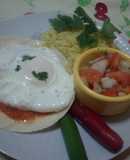 Huevos a la ranchera con pico de gallo