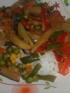 Una foto de Arroz blanco con verduras al wok