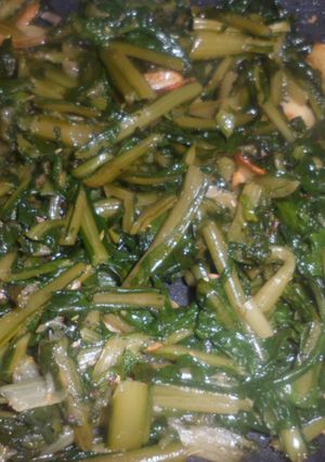 Una foto de Salteado de verdura con ajo