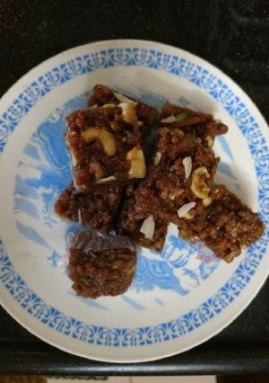 A picture of Chocolate dry fruits barfi.