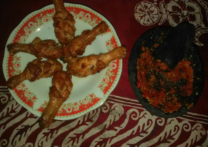 Ayam goreng + sambal terasi