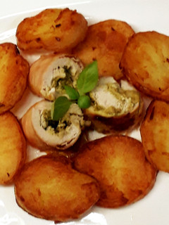 Pestós-mozzarellás csirkemell recept fotója