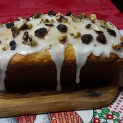 A picture of Budín de naranja, limón y crema de leche.