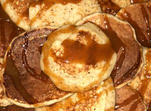 صورة لوصفة بان كيك التفاح 🥞🍎