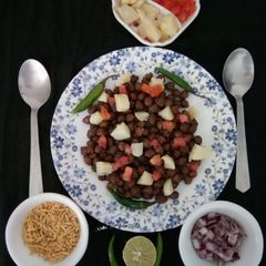 A picture of Chana chaat.
