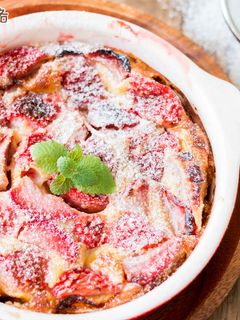 【影片】草莓克拉芙緹 Strawberry Clafoutis 的食譜成品照片