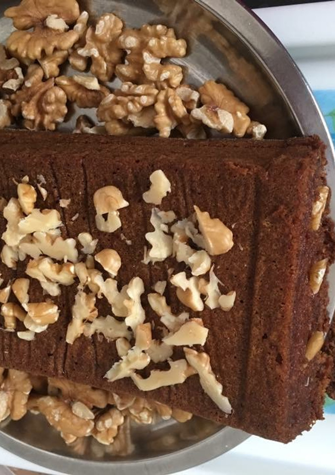 A picture of Dates walnuts cake.