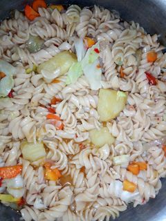 Jallop din macaroni me kayan lambu ainihin hoton girkin