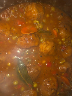 Una foto de Albóndigas en salsa con curry