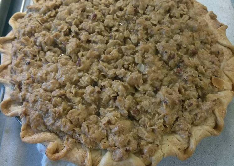 Apple crumble pie