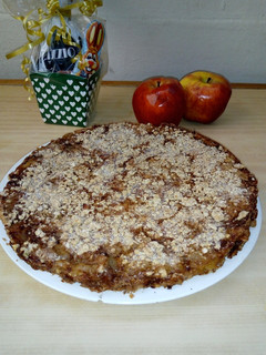Una foto de Tarta de manzana (con base de avena, harina integral y maizena)