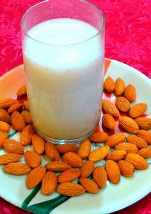 A picture of Milk badaam drink.