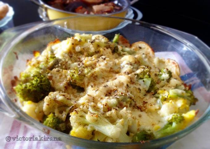 Resep Cheesy Baked Broccoli &amp;amp; Potato, Menggugah Selera