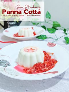 Foto resep Panna Cotta dengan Saus Strawberry