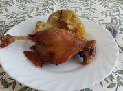 Una foto de confit de pato al horno