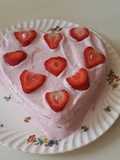 Pastel esponjoso de fresa
