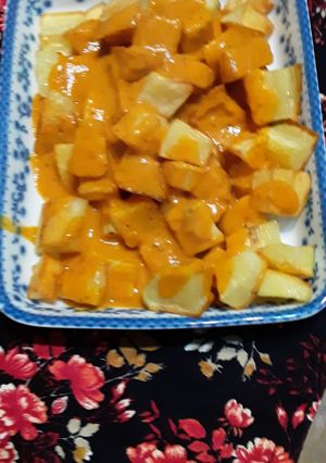 Una foto de Patatas bravas 😋✨