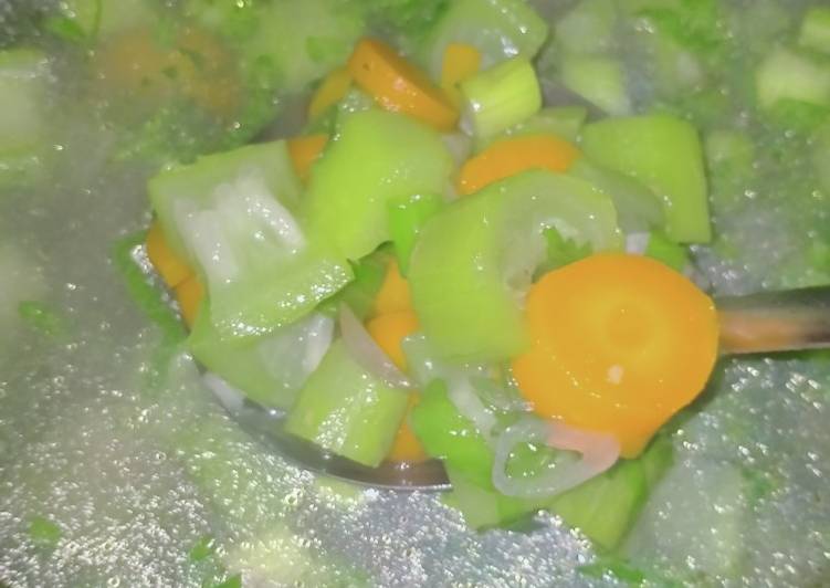 Resep Sayur Sup Emes Wortel, Lezat