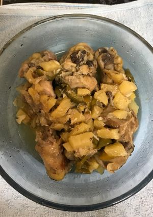 Una foto de Pollo Borracho con Piña en olla de presión