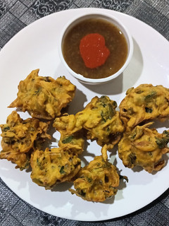 ઓનીયન પકોડા (Onion Pakoda Recipe In Gujarati) રેસીપી મુખ્ય ફોટો
