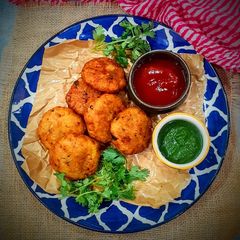 A picture of Aloo tikki.
